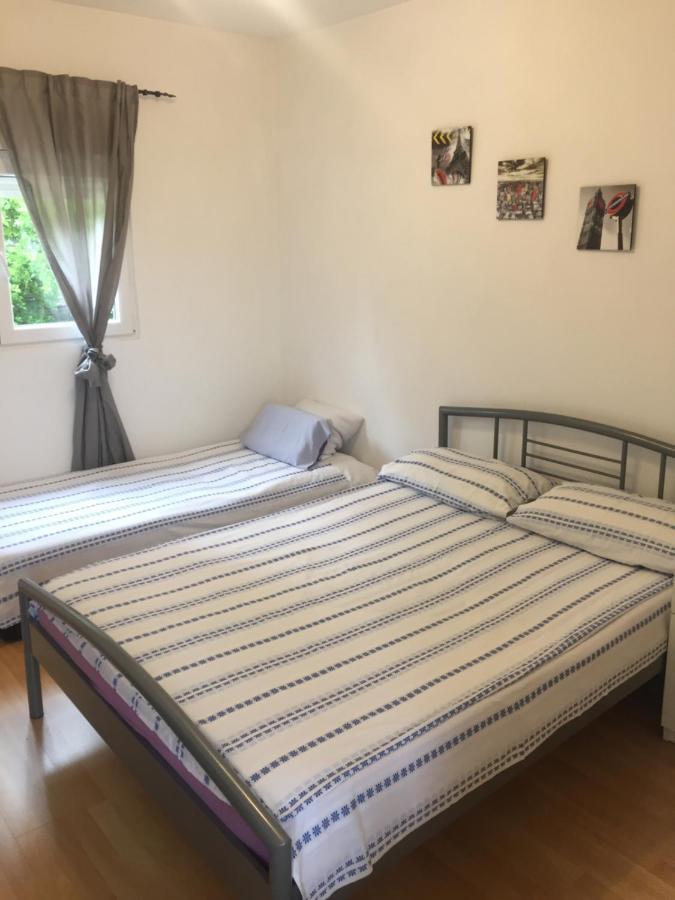 Apartman Lili เซทินเจ ภายนอก รูปภาพ