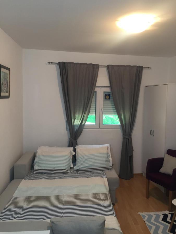 Apartman Lili เซทินเจ ภายนอก รูปภาพ